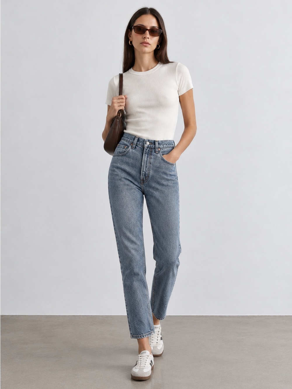 Levi's 550 Relaxed Fit Jeans Women size 12 Light Wash Tapered Leg Denim Pants